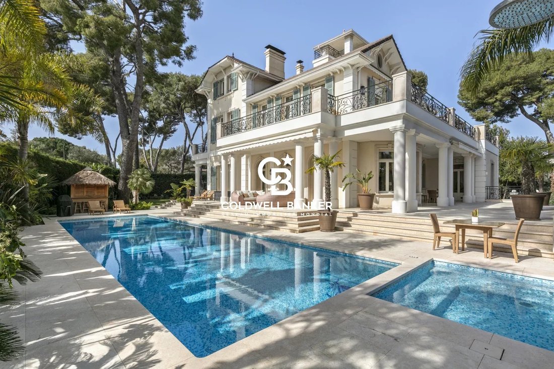 Villa in Antibes, Provence-Alpes-Côte d'Azur, France 4 - 17407068