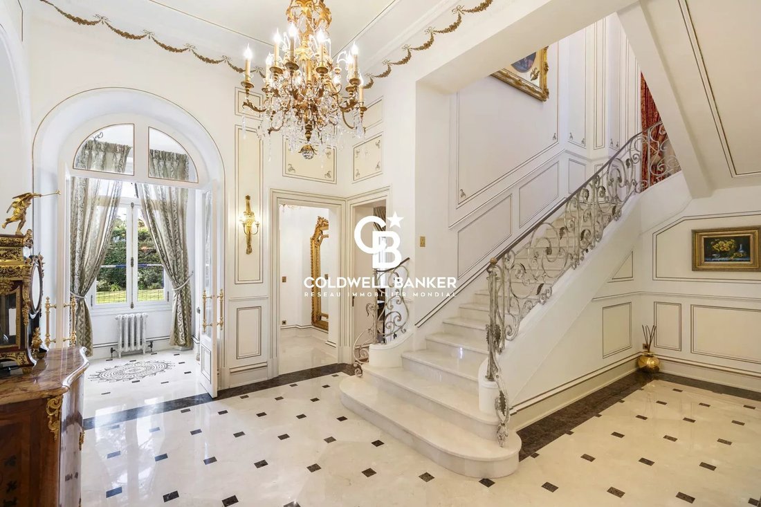 Villa in Antibes, Provence-Alpes-Côte d'Azur, France 3 - 17407068