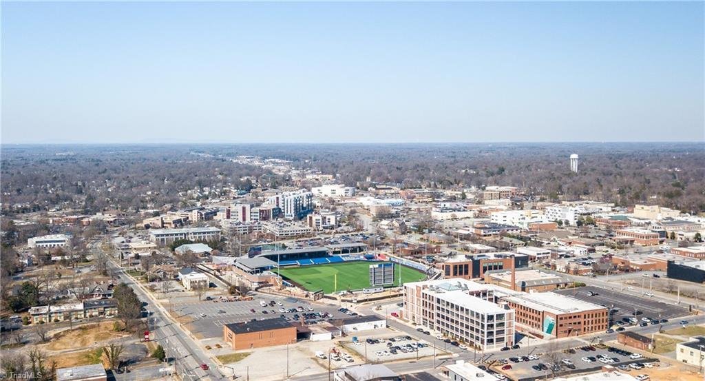 Condo in High Point, North Carolina, United States 3 - 17406588