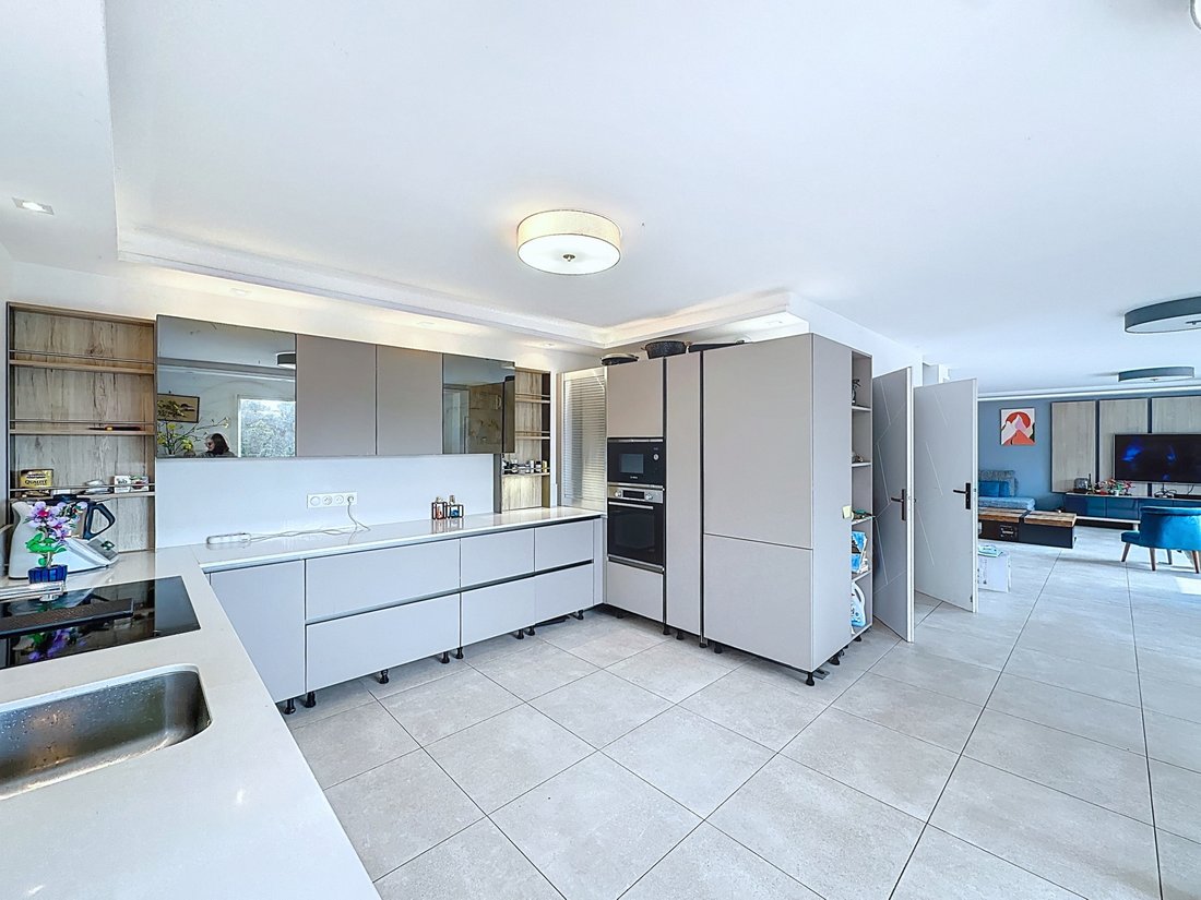 Villa in Plan de Noves, Vence, France 5 - 17407757