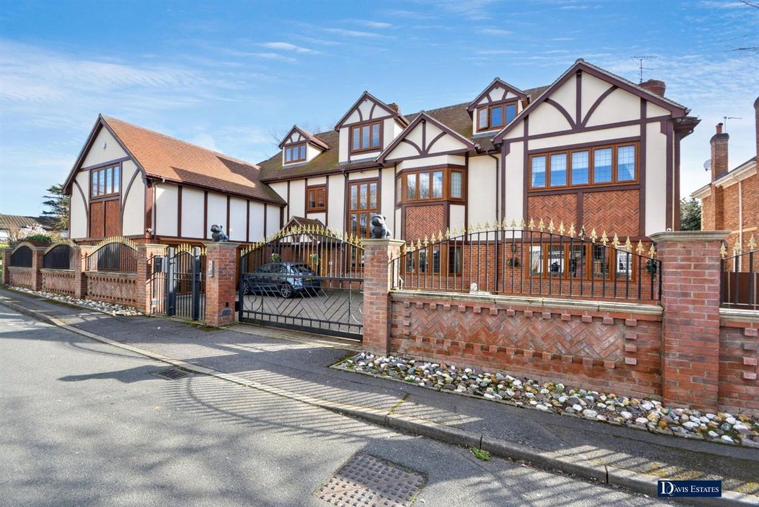 House in Emerson Park, Romford, England 3 - 17406724
