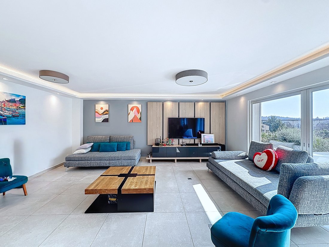Villa in Plan de Noves, Vence, France 2 - 17407757