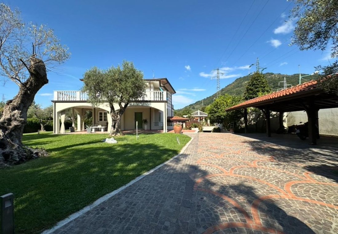 Villa in Center, Marina di Carrara, Tuscany 1 - 17406949