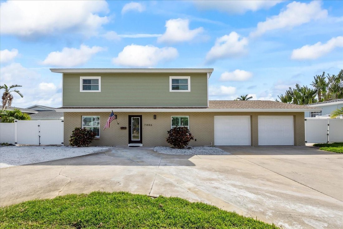 House in St. Petersburg, Florida, United States 1 - 17407433