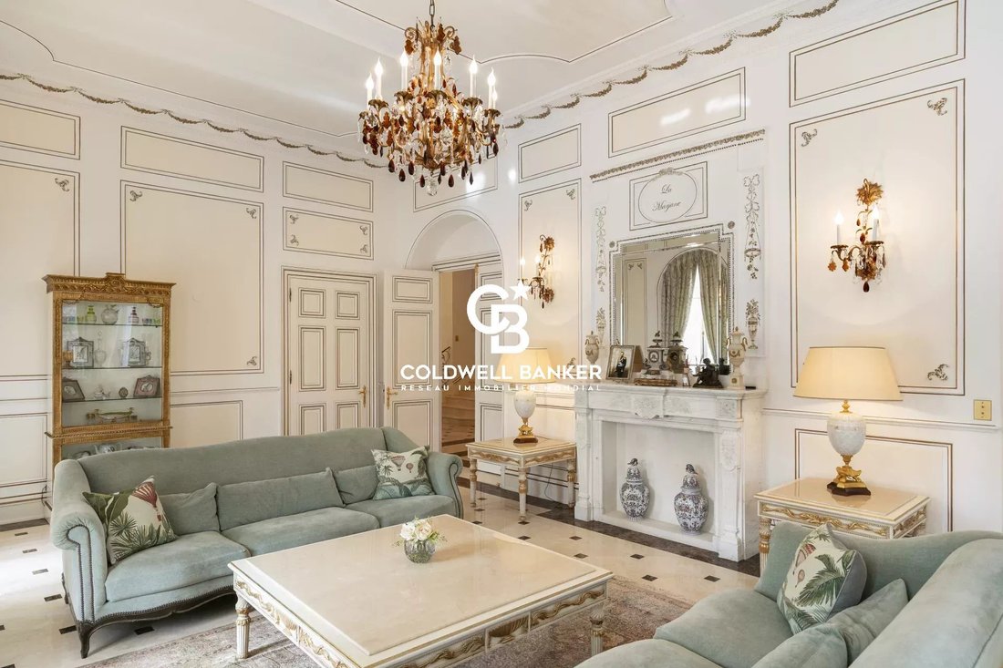 Villa in Antibes, Provence-Alpes-Côte d'Azur, France 2 - 17407068