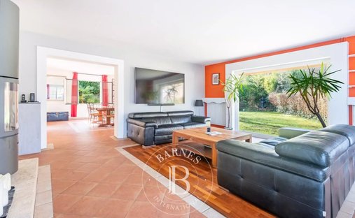 House in Aigremont, Ile-de-France, France 1
