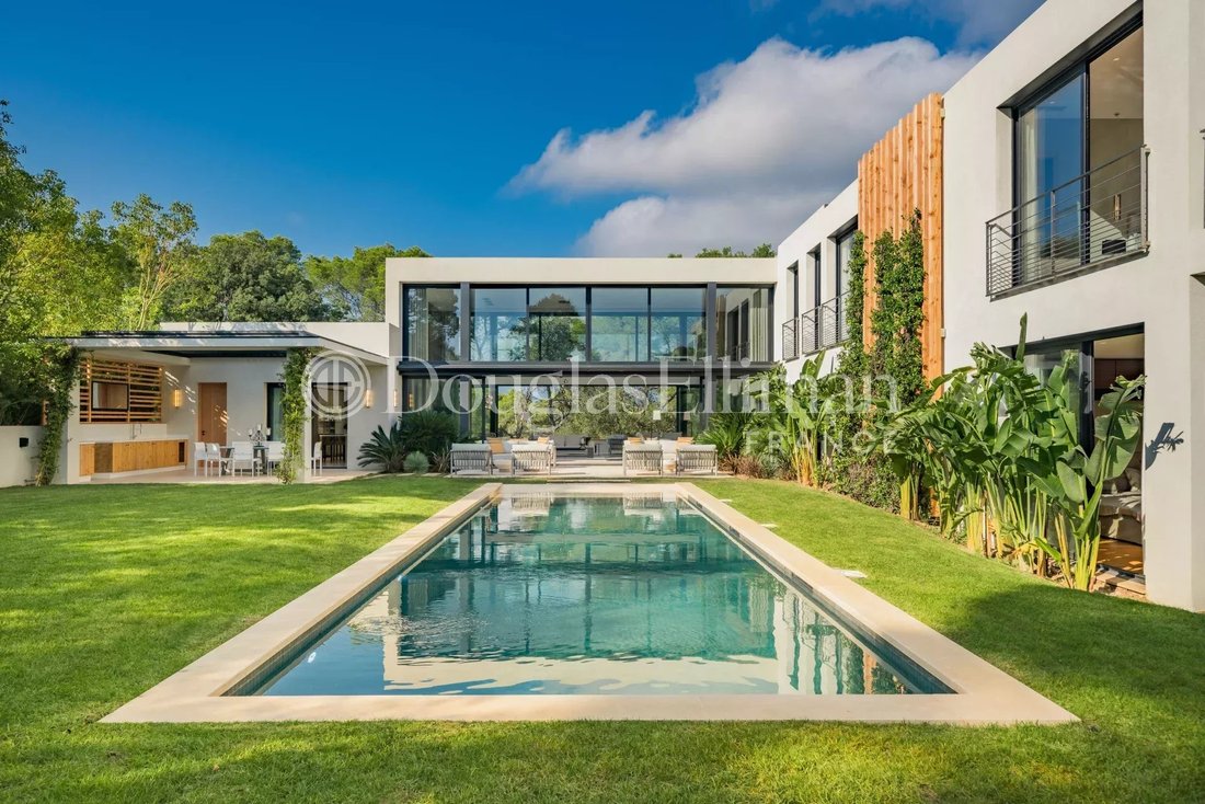 Villa in Mougins, Provence-Alpes-Côte d'Azur, France 1 - 17407675