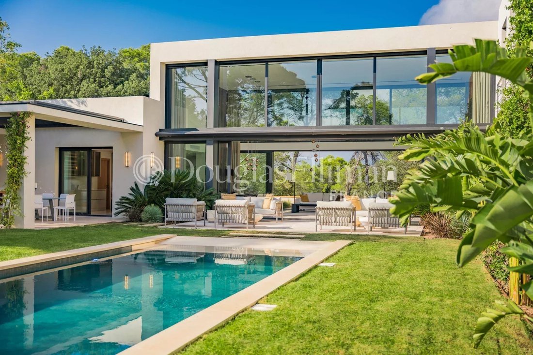 Villa in Mougins, Provence-Alpes-Côte d'Azur, France 2 - 17407675