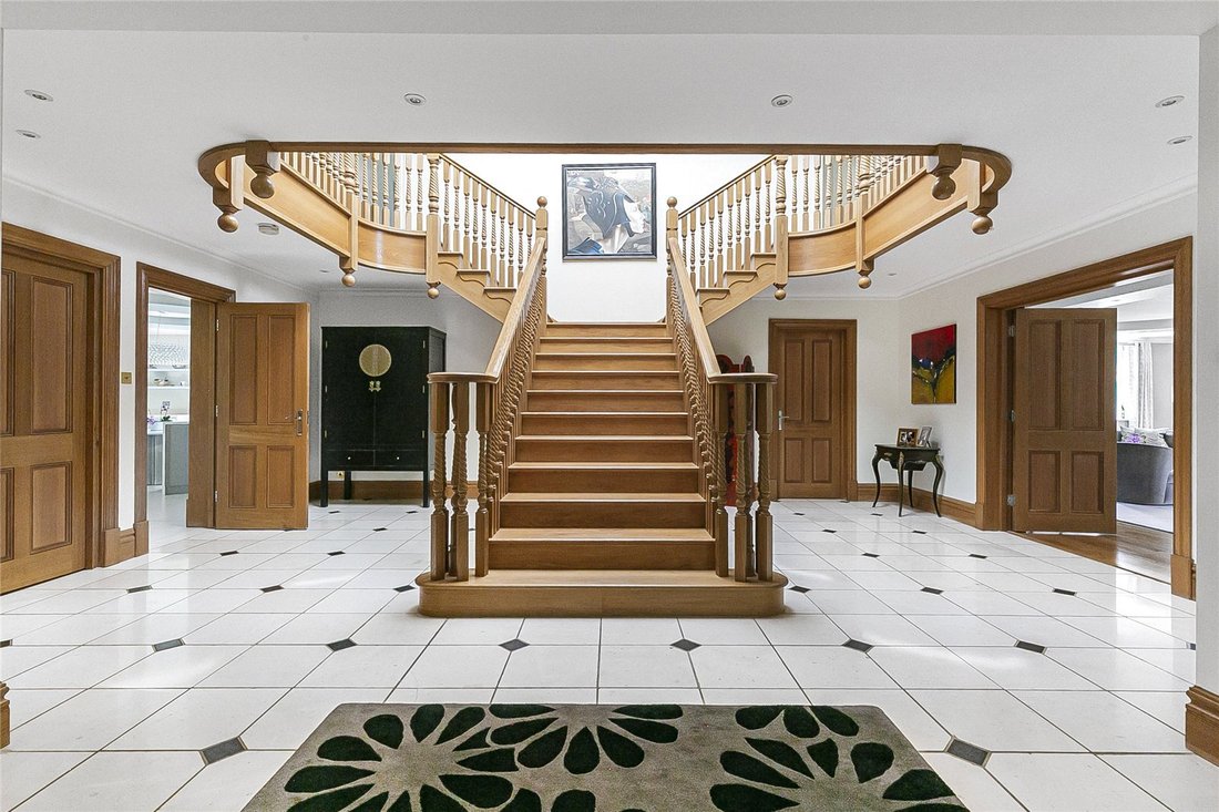 House in Bell Bar, Hatfield, England 2 - 17406924