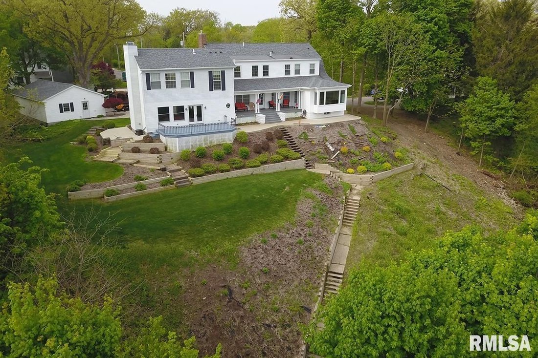 House in Moline, Illinois, United States 1 - 17406786