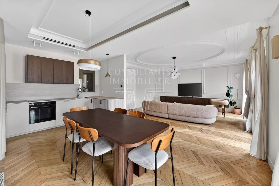 Apartment in Courcelles-Wagram, Paris 17e Arrondissement, Paris 2 - 17372572