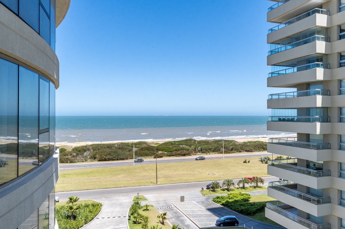 Apartment in Punta del Este, Maldonado Department, Uruguay 3 - 17408913