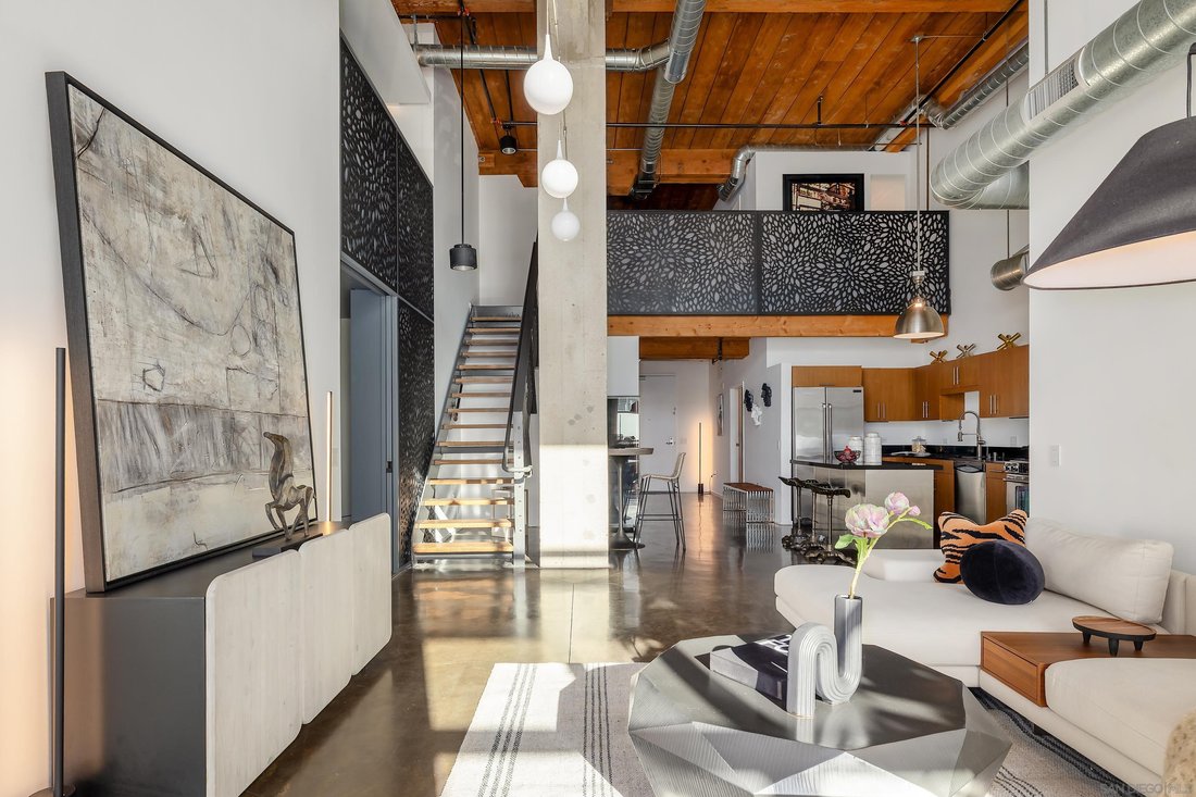 Los Angeles, California, United States 4 - 17415385