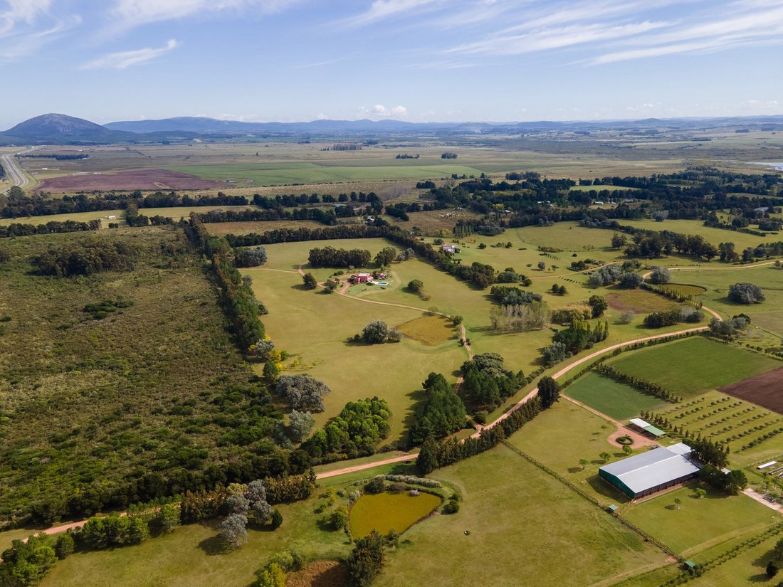 Farm Ranch in Laguna de los Cisnes-Lomas del Sauce, Maldonado Department, Uruguay 2 - 17412746