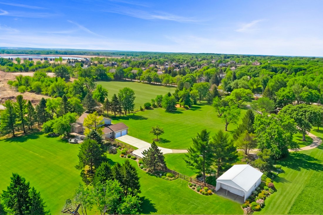 House in Fox Lake, Illinois, United States 2 - 17421217