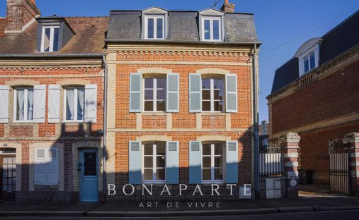 House in Pont-l'Évêque, Normandy, France 1