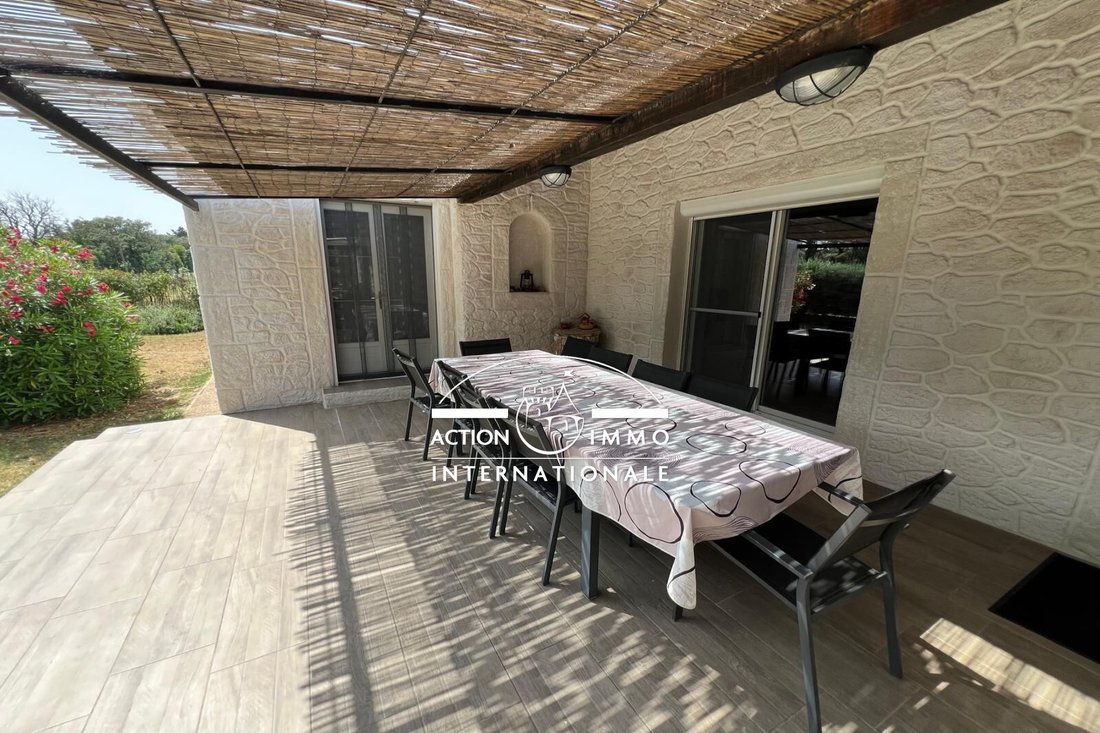 Villa in Mouriès, Provence-Alpes-Côte d'Azur, France 2 - 17408055