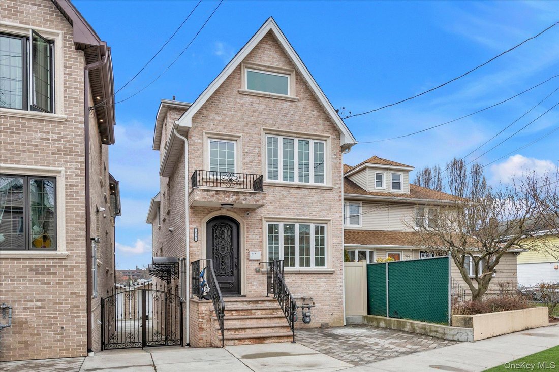 House in New York, New York, United States 1 - 17420434
