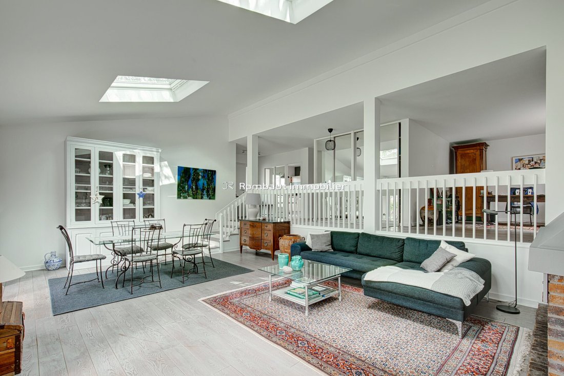 House in Bourg-La Feuillaume Nord, La Celle-Saint-Cloud, France 1 - 17413112