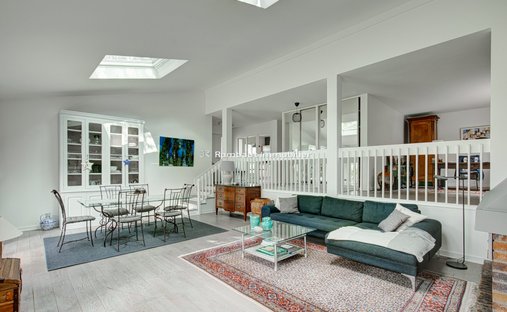 House in Bourg-La Feuillaume Nord, La Celle-Saint-Cloud, France 1