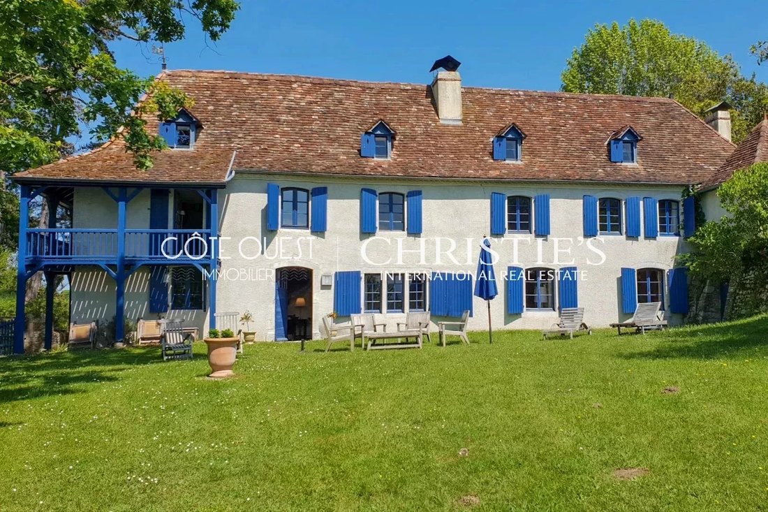 Villa in Orriule, Nouvelle-Aquitaine, France 1 - 14918969