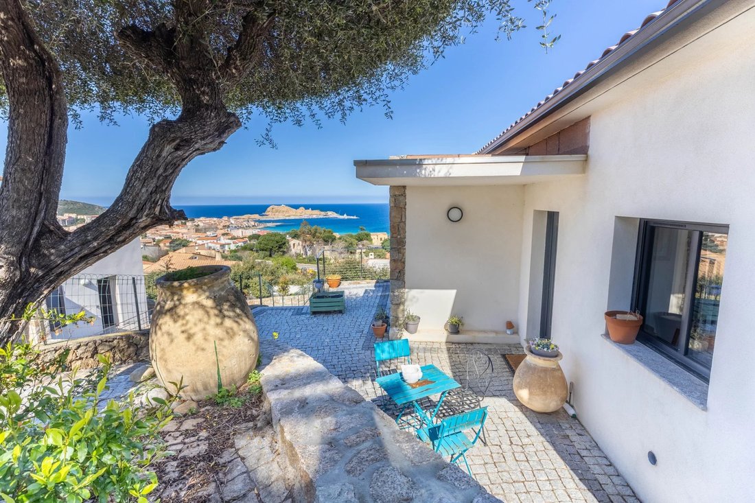 House in L'Île-Rousse, Corsica, France 1 - 17415353