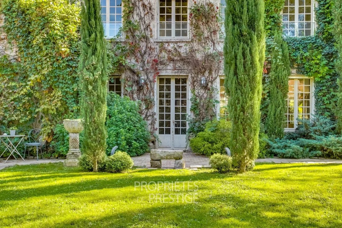 Estate in Montfort-l'Amaury, Ile-de-France, France 4 - 13356328