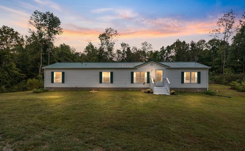 Land in Charlotte, Tennessee, United States 1