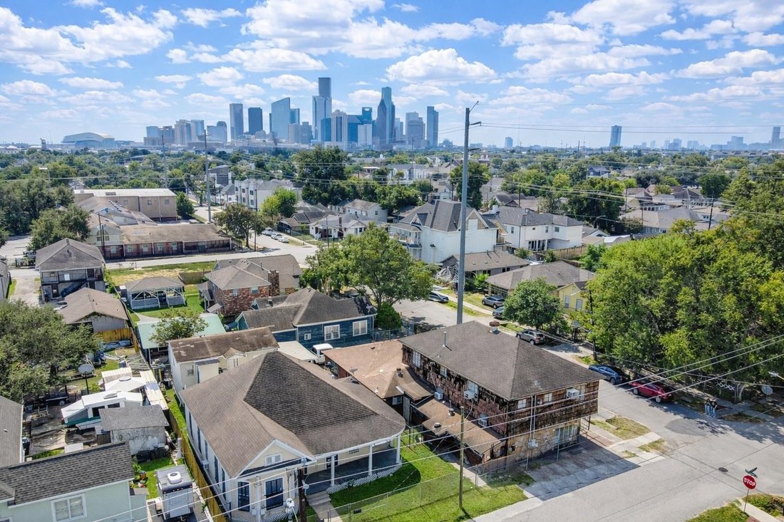Houston, Texas, United States 3 - 17410827