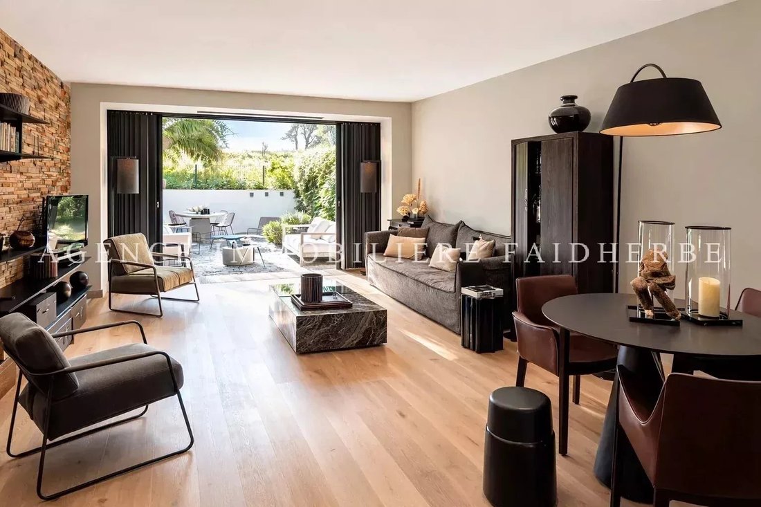 House in Zone Ouest Urbaine, Saint-Tropez, France 1 - 17408628