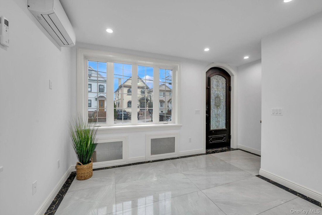 House in New York, New York, United States 3 - 17420434