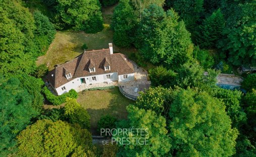 House in Bas Buc, Buc, France 1