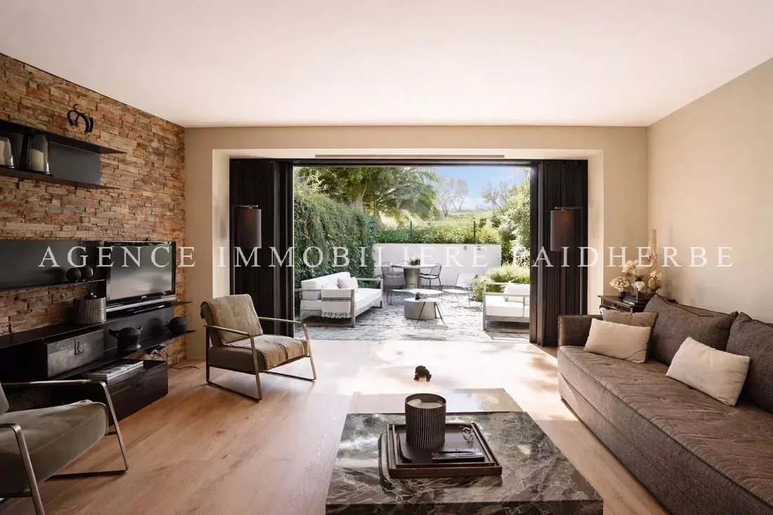 House in Zone Ouest Urbaine, Saint-Tropez, France 2 - 17408628