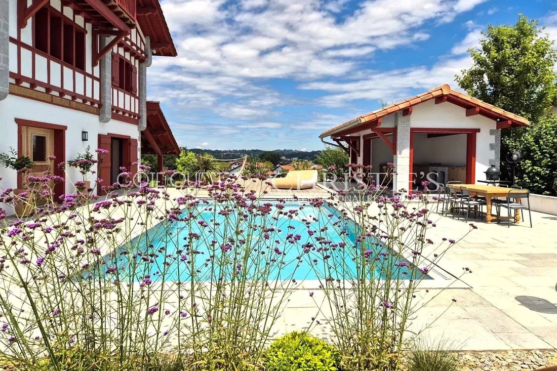 Villa in Larressore, Nouvelle-Aquitaine, France 3 - 16082589