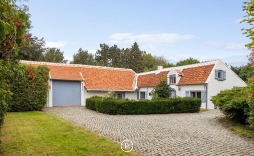 House in Laarne, Flanders, Belgium 1