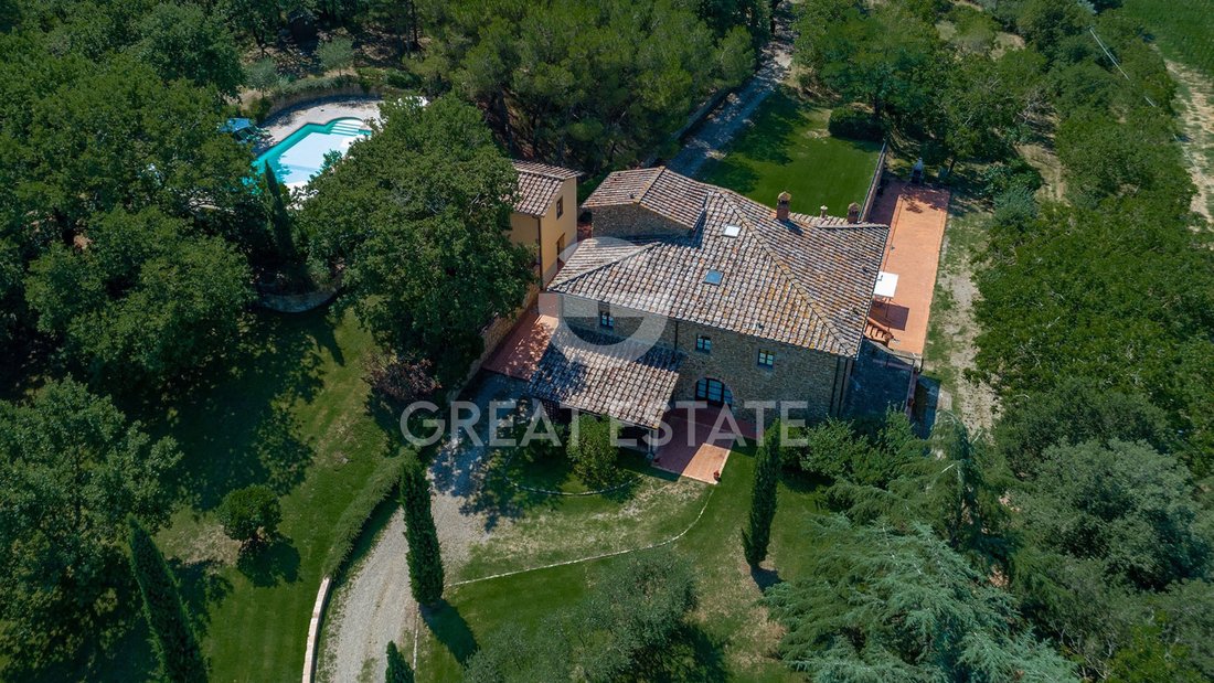 Estate in Bucine, Tuscany, Italy 4 - 17410969