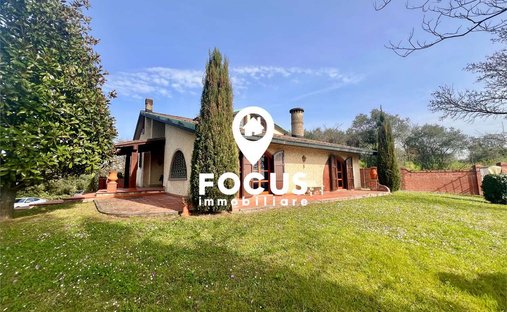Villa in Montecalvoli, Tuscany, Italy 1