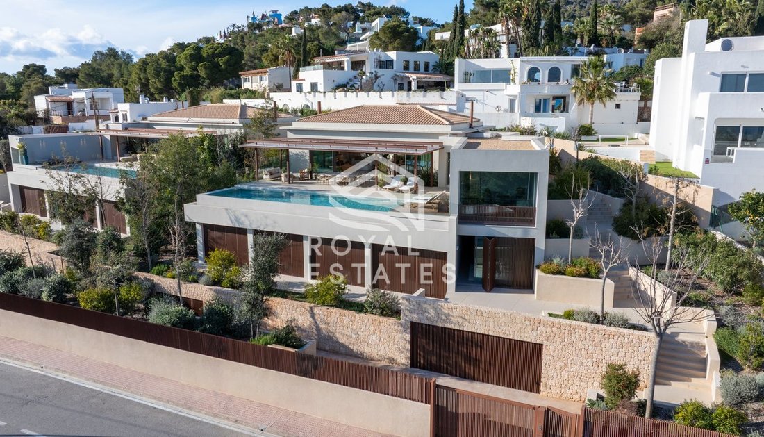 Villa in Cap Martinet, Santa Eularia des Riu, Balearic Islands 1 - 15370658