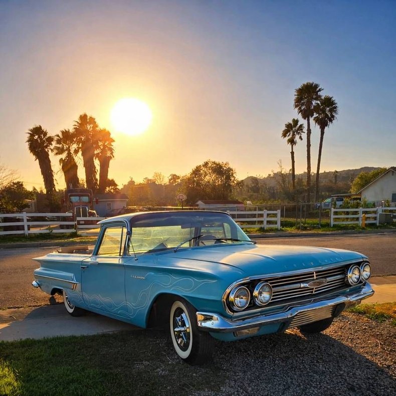 Pickup in Glendale, United States 1 - 17421596