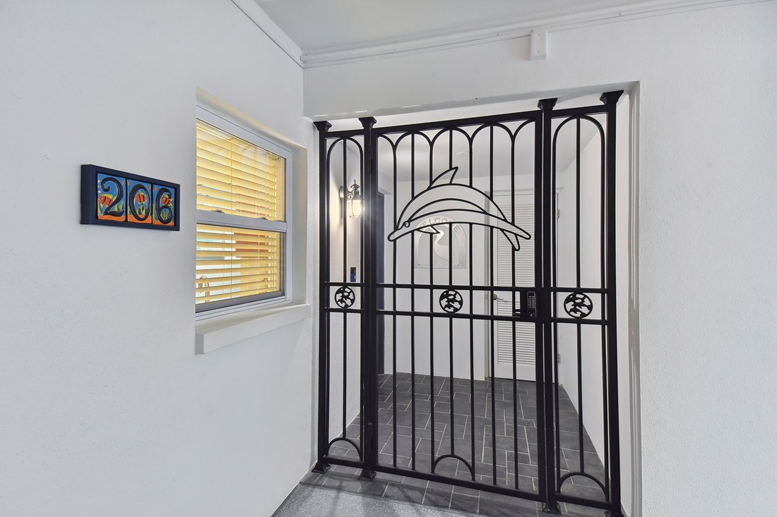 Condo in St. Pete Beach, Florida, United States 2 - 17415546