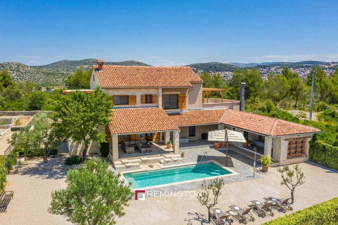 Villa in Gradska cetvrt Varos, Sibenik, Sibenik-Knin County 1 - 14390049