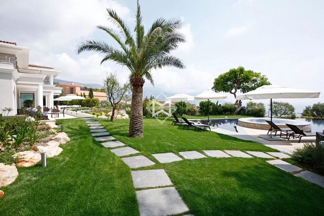Villa in Saint-Jean-Cap-Ferrat, Provence-Alpes-Côte d'Azur, France 5 - 17408862