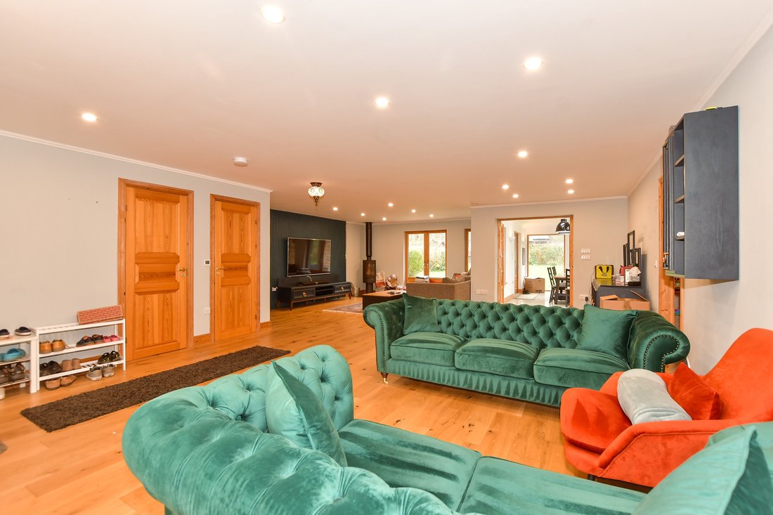 Bungalow in Chestfield, England 4 - 17413953