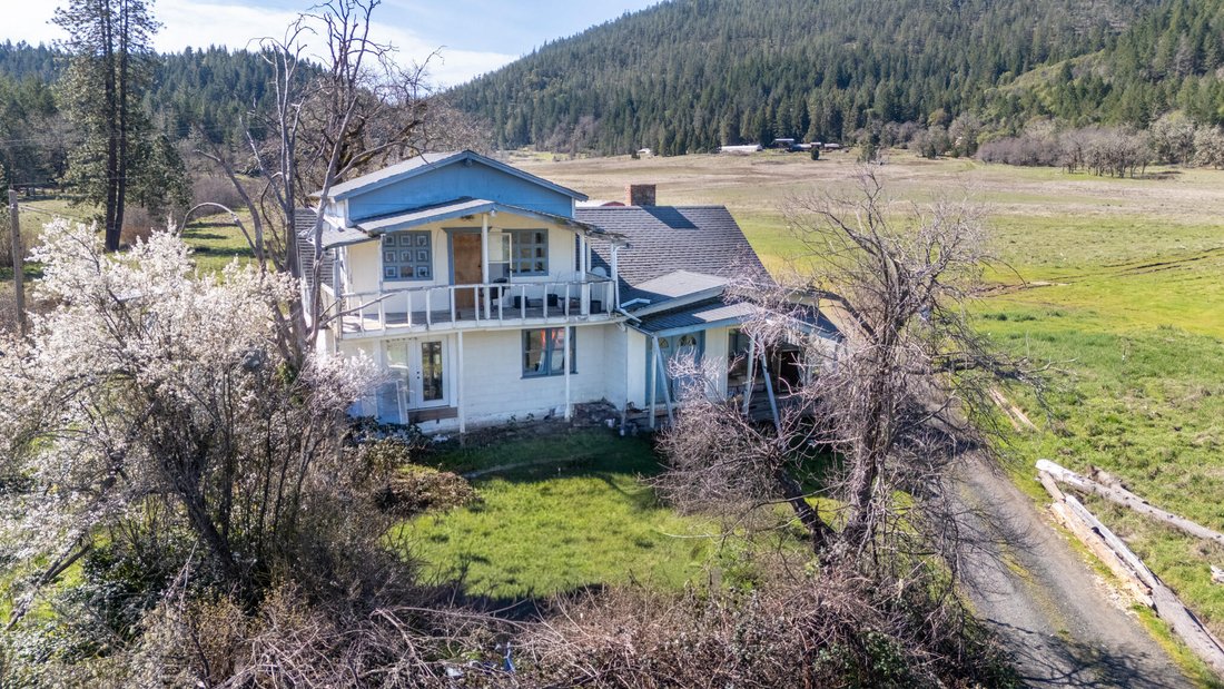 House in Cave Junction, Oregon, United States 1 - 17409836