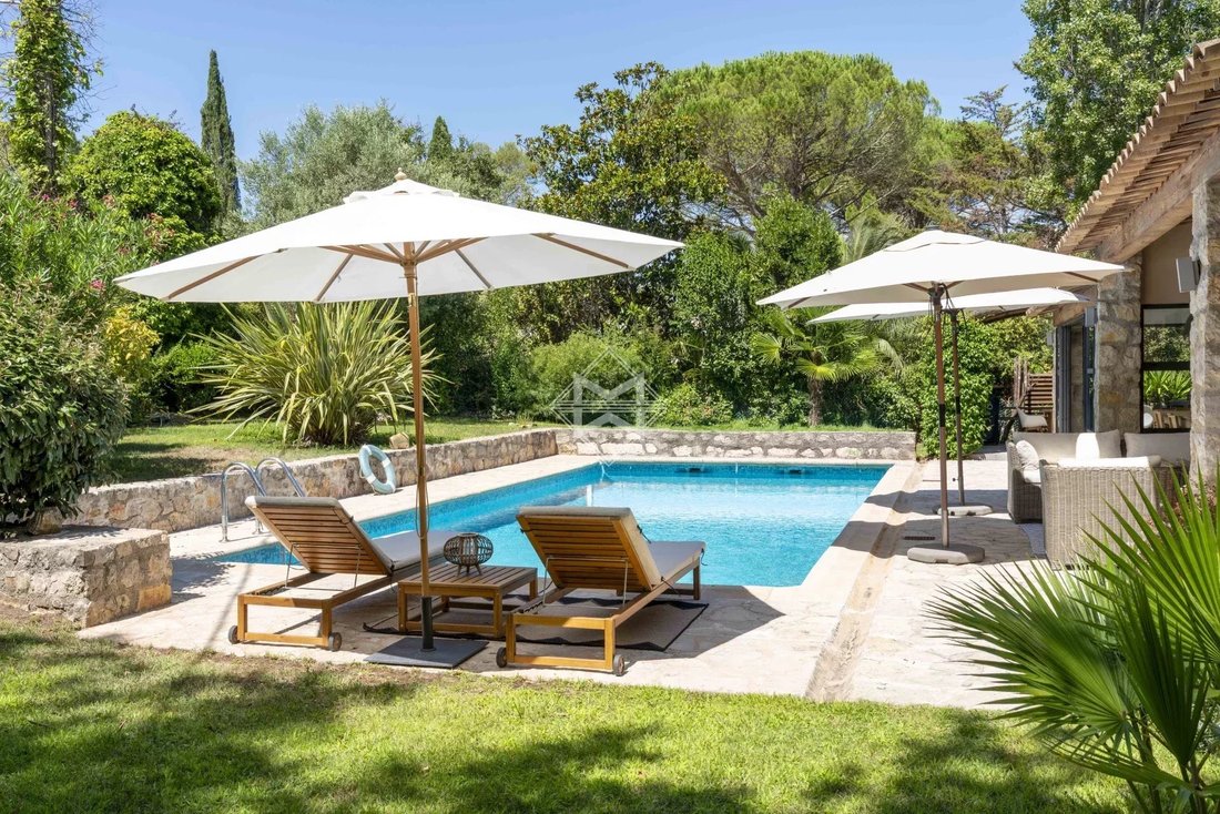 Villa in Mougins, Provence-Alpes-Côte d'Azur, France 2 - 17408788