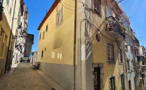 House in Misericordia, Lisbon, Portugal 1
