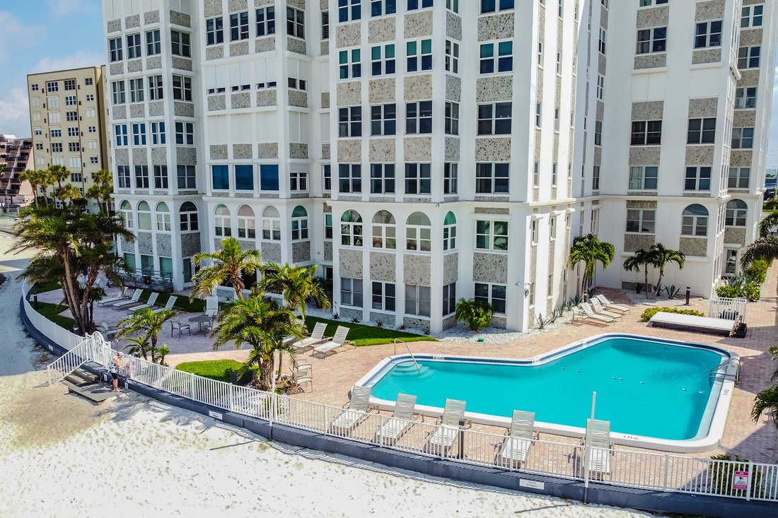 Condo in St. Pete Beach, Florida, United States 1 - 17415546