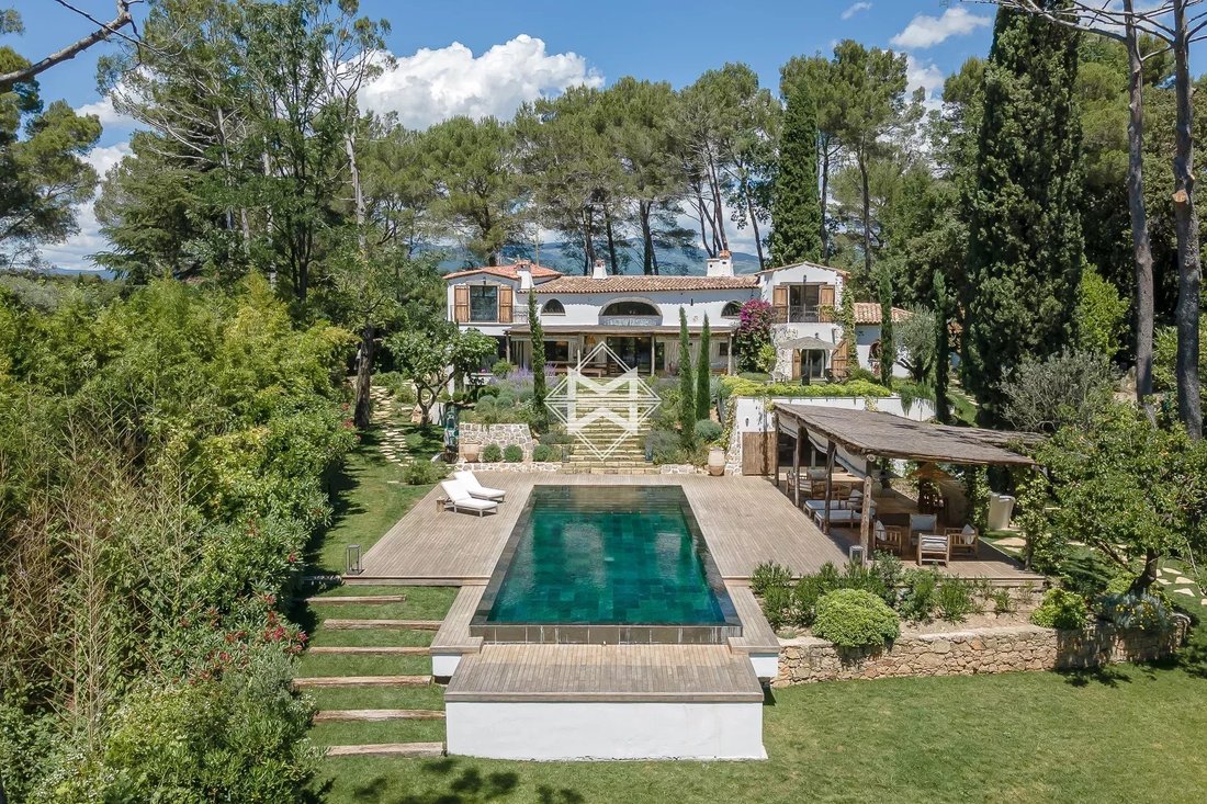 Villa in Mougins, Provence-Alpes-Côte d'Azur, France 1 - 17408777