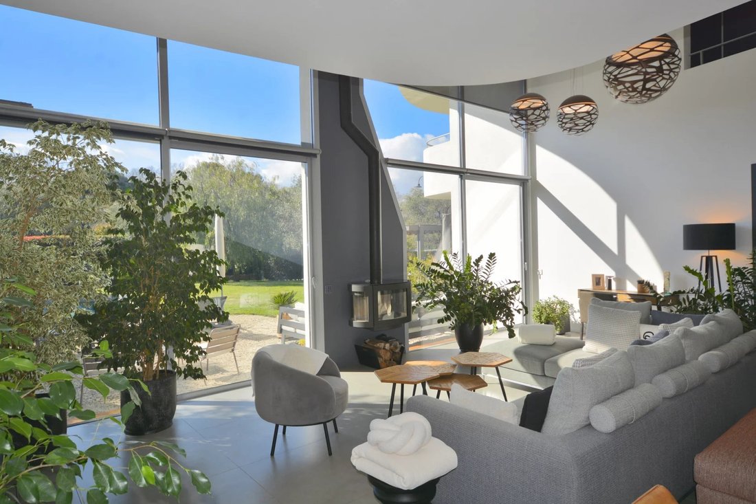 Villa in Valbonne, Provence-Alpes-Côte d'Azur, France 1 - 17419809