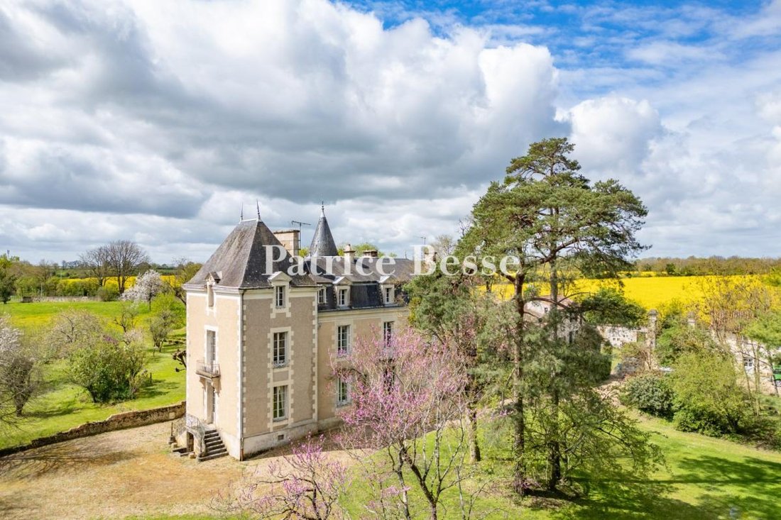 House in Poitiers, Nouvelle-Aquitaine, France 1 - 14253360